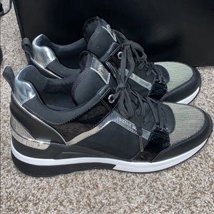 Michael Kors Georgie Trainers Size 7.5 M